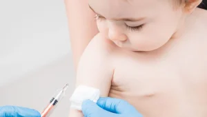 "אל תקשיבי לבעלך, שלא יתערב": הצצה לקבוצות הפייסבוק של מתנגדי החיסונים