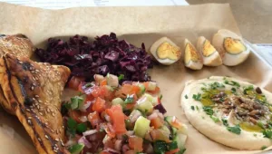 לבנה במקום קממבר: המטבח הישראלי כובש את לבם של השפים הצרפתים