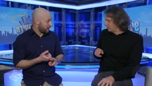 אבי נוסבאום מסביר לשי שטרן איך עבדה עסקת הצוללות