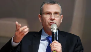 המו"מ הקואליציוני: נתניהו נוטה למנות את לוין לשר המשפטים