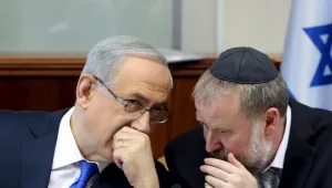 היום הגורלי של נתניהו: יואשם בשוחד ובהפרת אמונים כפוף לשימוע