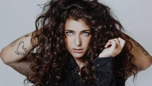 9 חודשים אחרי שעלתה לבמה - רוני דלומי מוציאה שיר חדש