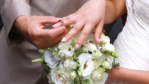 הזוגות שמנצלים את ט"ו באב ועורכים את חתונתם שנדחתה בשל המגפה