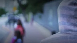 "הפשיל מולן מכנסיים": מורה מהשרון חשוד בעבירות מין בתלמידות