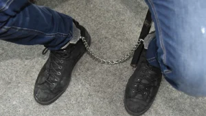 "רדף אחריה לסמטה וסתם פיה": גבר נעצר בחשד לעבירת מין בבת 10