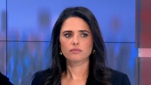 ההצעה של הליכוד לשקד: תיק - בתמורה לתיווך במו"מ עם ליברמן