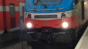 קטר פגע בתשתית חשמל - התנועה בקו לירושלים הופסקה