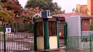 תלמידים זרקו בקבוקים עם תערובת כימית לבית של רכז שכבה בשפלה