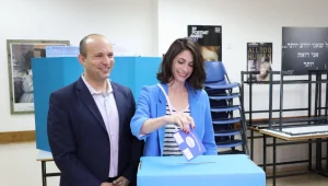 אשתו של בנט תוקפת את נתניהו: "מצידו שנעבור שואה כלכלית"