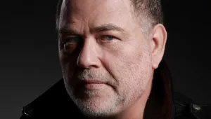 "סמל לניצחון הרוח הישראלית": יהודה פוליקר ידליק משואה