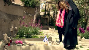 "חיה בשתי הגדות של הנהר": סיפורה של שורדת השואה שהפכה נזירה