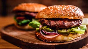 הביס האמיץ: נמצא ההמבורגר הטבעוני המושלם למנגל יום העצמאות