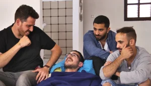 נלחמו יחד ב"צוק איתן" – עכשיו הם מטפלים בחברם חולה ה-ALS