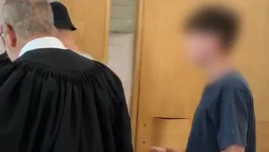 הנער שהרכיב את ארי נשר במהלך עדותו: "אני לא זוכר את התאונה"