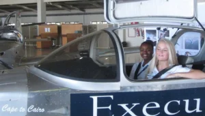 השמיים הם הגבול: נערים מדרום אפריקה בנו מטוס - והמריאו לקהיר