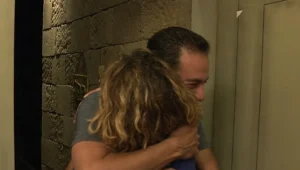 "חלק מהמשפחה": המפגש המרגש בין השכן להורי הילד שהציל מטביעה