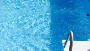 4 דברים שחובה לדעת לפני שקונים בריכה ביתית