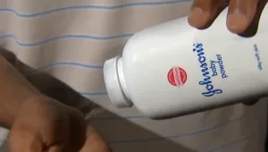 ארה"ב חוקרת: ג'ונסון אנד ג'ונסון הסתירה מידע על אסבסט בטלק?