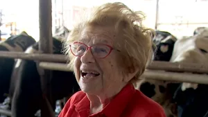 כוהנת הסקס שסחפה את אמריקה חוזרת לליל האהבה הראשון בקיבוץ