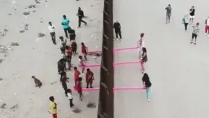 מפה לשם: אקטיביסטים בנו נדנדה על גבול ארה"ב-מקסיקו • צפו