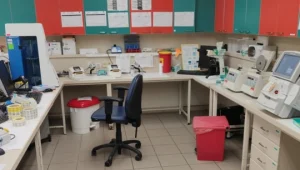 במחאה על תנאי העסקתם: עובדי המעבדות הרפואיות פתחו בשביתה