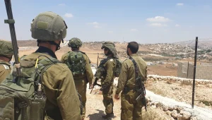 בצעד נדיר: נשקלת העמדה לדין של לוחם שירה למוות בפלסטיני