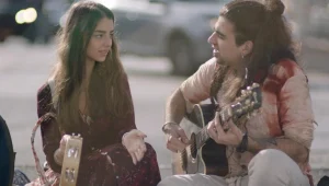 "יש בה משהו שאין באחרות": ניתן בן ארי שר לחברתו נועה כהן