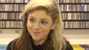 נערת רוק: דלית רצ'שטר מרקידה במסיבות של כל הכוכבים