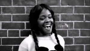 הראפרית מהארלם אזליה בנקס מגיעה לישראל!