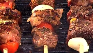 מתכון לשיפודי אנטריקוט עם עגבניות ובצל