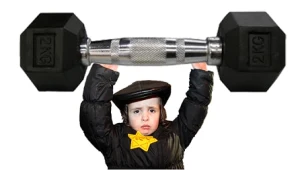 להיט חדש ברשת: מם הילד החרדי שמרים ידיים