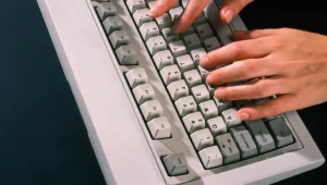 מסיפורי למה ככה: מה הקטע עם המקלדת