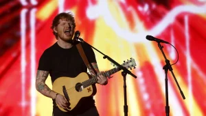 מלנכולי, רומנטי ונאיבי: אד שירן חוזר באלבום חדש ומסקרן