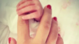 "חלק ממני": שרית חדד מרגשת בשיר חדש המוקדש לבת שלה