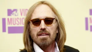 לאחר שעות של מאבק על חייו: מת הזמר האמריקני טום פטי