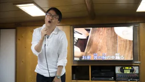 שרים קריוקי? זה השיר ששרתם השנה הכי הרבה