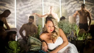 "נותרתי עירומה": ספיר סבן והאריסה בקליפ חדש לקראת מצעד הגאווה