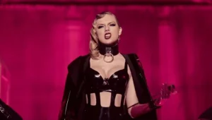 "טיילור הישנה מתה": טיילור סוויפט משגעת את המעריצים עם קליפ חדש