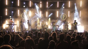 זמן להתעורר: הדג נחש ממשיכים להאבק לצדק חברתי