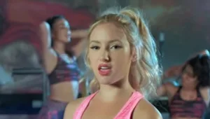 אחרי נועה קירל ואגם בוחבוט: עדי ביטי משיבה מלחמה