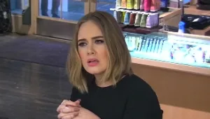 אסור לפספס: מה קרה כשאדל התנהגה כמו לקוחה מהגיהנום? צפו