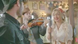 אתם חייבים לראות את הקליפ החדש של עדן בן זקן