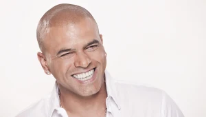 אלבום בשפה זרה: הפרויקט החדש והמסקרן של אייל גולן