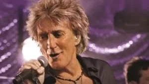 רוד סטיוארט מגיע להופעה בישראל