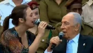 משרית חדד ועד עידן רייכל: מיטב אמני ישראל שרים שמעון פרס