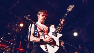 "איגלז אוף דת' מטאל בתל אביב" - אצבע משולשת לטרור ולשנאה