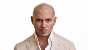 מהיר ועצבני: פיטבול לוקח אותנו אל מסלול המירוצים