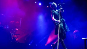 גארבג' בהופעה: עשו אותנו שמחים למרות שלא גשום