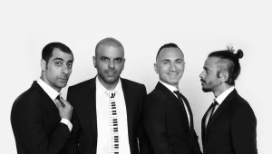 כשאייל גולן פגש את שלישיית "מה קשור"