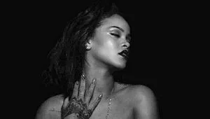 יש את זה ביותר חם? ריהאנה עושה זאת שוב